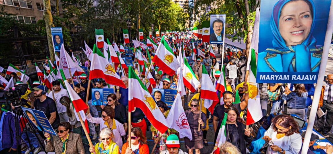Thousands protest president of Iran’s visit to United Nations (Demo)